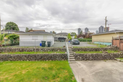 Outdoor Deck Photo of 4810 Fairlawn Drive, Burnaby, BC