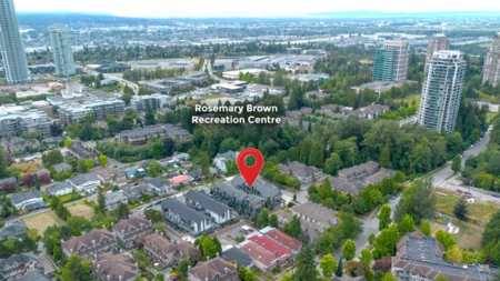 Front Yard Photo of 106 7131 17th Avenue, Burnaby, BC