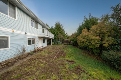 Outdoor Kitchen Photo of 32948 10 Avenue, Mission, BC