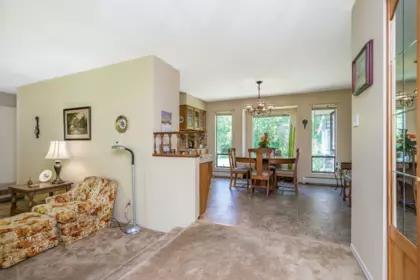 Hallway Photo of 333 224 Street, Langley, BC
