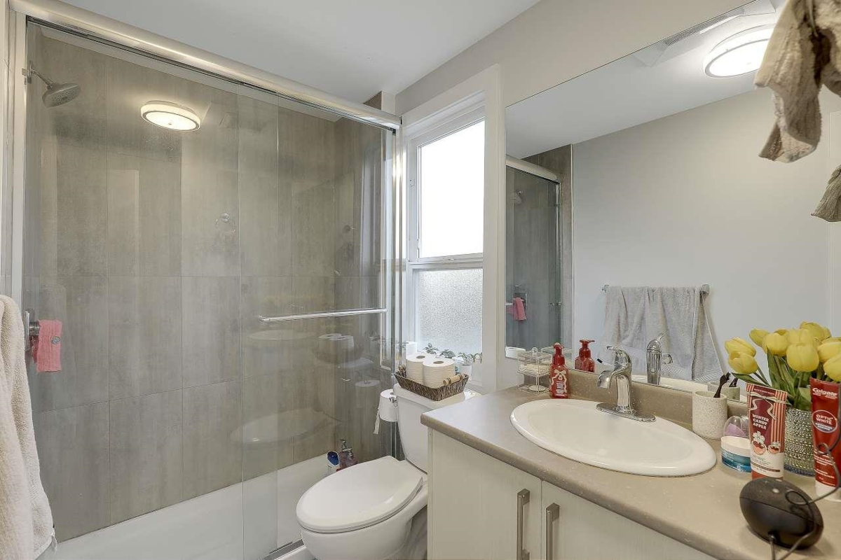 Mudroom Photo of 634 N Tenth Street, New Westminster, BC