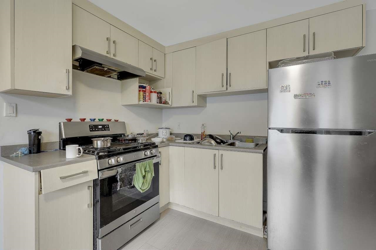Pantry Photo of 634 N Tenth Street, New Westminster, BC