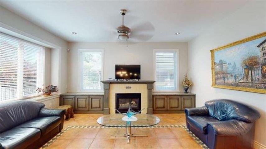 Kitchen Photo of 467 W Kings Road, North Vancouver, BC