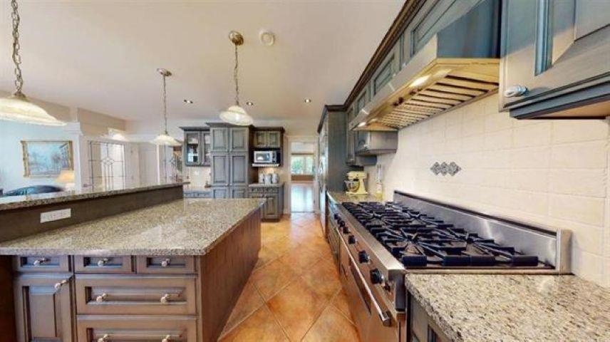 Primary Bathroom Photo of 467 W Kings Road, North Vancouver, BC