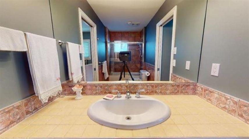 Staircase Photo of 467 W Kings Road, North Vancouver, BC