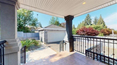 Laundry Room Photo of 467 W Kings Road, North Vancouver, BC