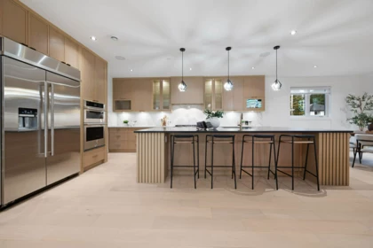 13915 Blackburn Avenue, White Rock, BC, White Rock — 8 bed single family residence for sale