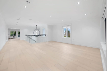 Mudroom Photo of 13915 Blackburn Avenue, White Rock, BC