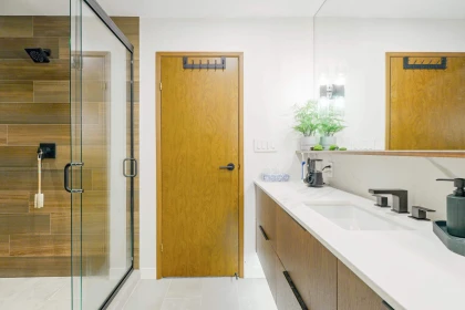 Primary Bathroom Photo of 27573 Sayers Crescent, Maple Ridge, BC