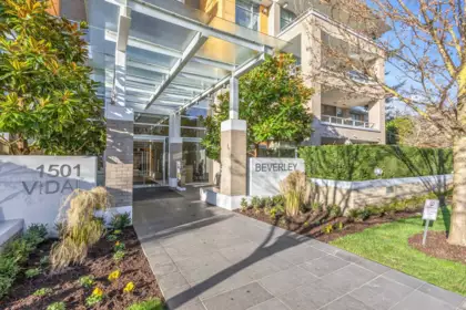 204 1501 Vidal Street, White Rock, BC, White Rock — Apartment/Condo for sale