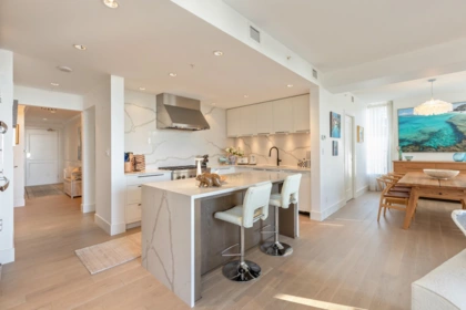 204 1501 Vidal Street, White Rock, BC, White Rock — Apartment/Condo for sale