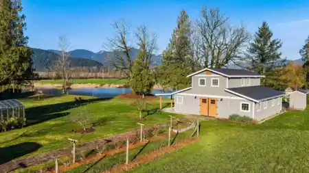 47195 Bell Road, Chilliwack, BC, Chilliwack — Single Family Residence for sale