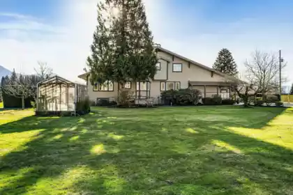 Swimming Pool Photo of 47195 Bell Road, Chilliwack, BC