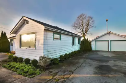 Primary Bathroom Photo of 10641 Ladner Trunk Road, Delta, BC