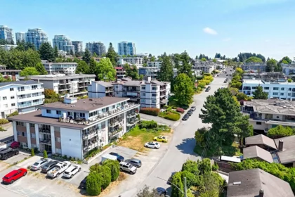 Hot Tub / Spa Photo of 105 15041 Prospect Avenue, White Rock, BC