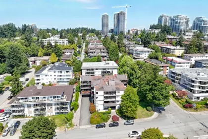 Swimming Pool Photo of 105 15041 Prospect Avenue, White Rock, BC