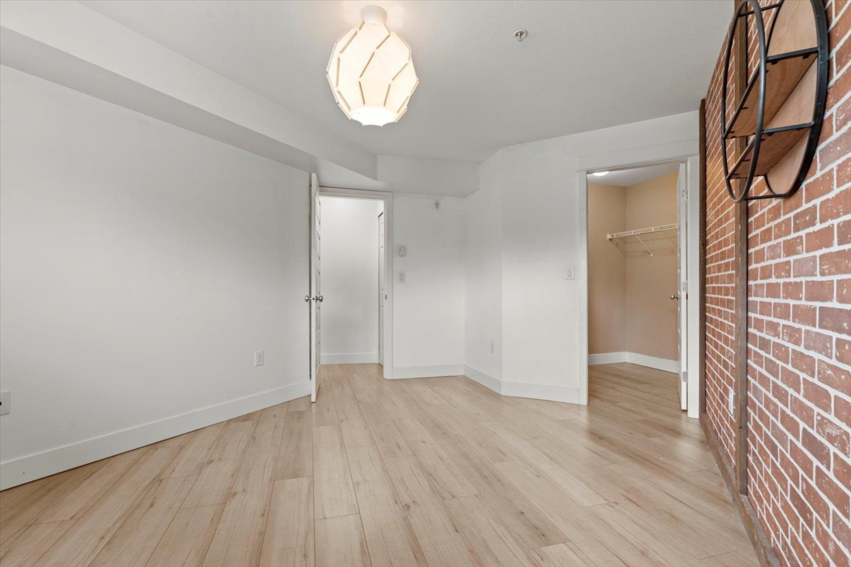 Entry Foyer Photo of 223 2515 Park Drive, Abbotsford, BC