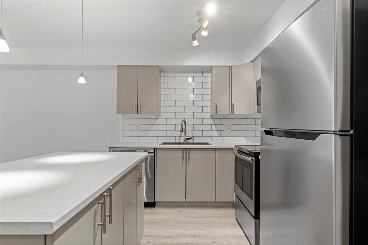 Kitchen Photo of 223 2515 Park Drive, Abbotsford, BC