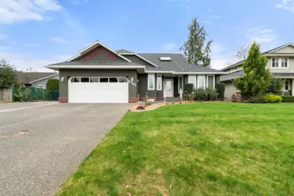 6792 Henry Street, Chilliwack, BC, Sardis East Vedder — 3 bed single family residence for sale