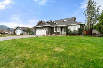 6792 Henry Street, Chilliwack, BC, Chilliwack — Single Family Residence for sale
