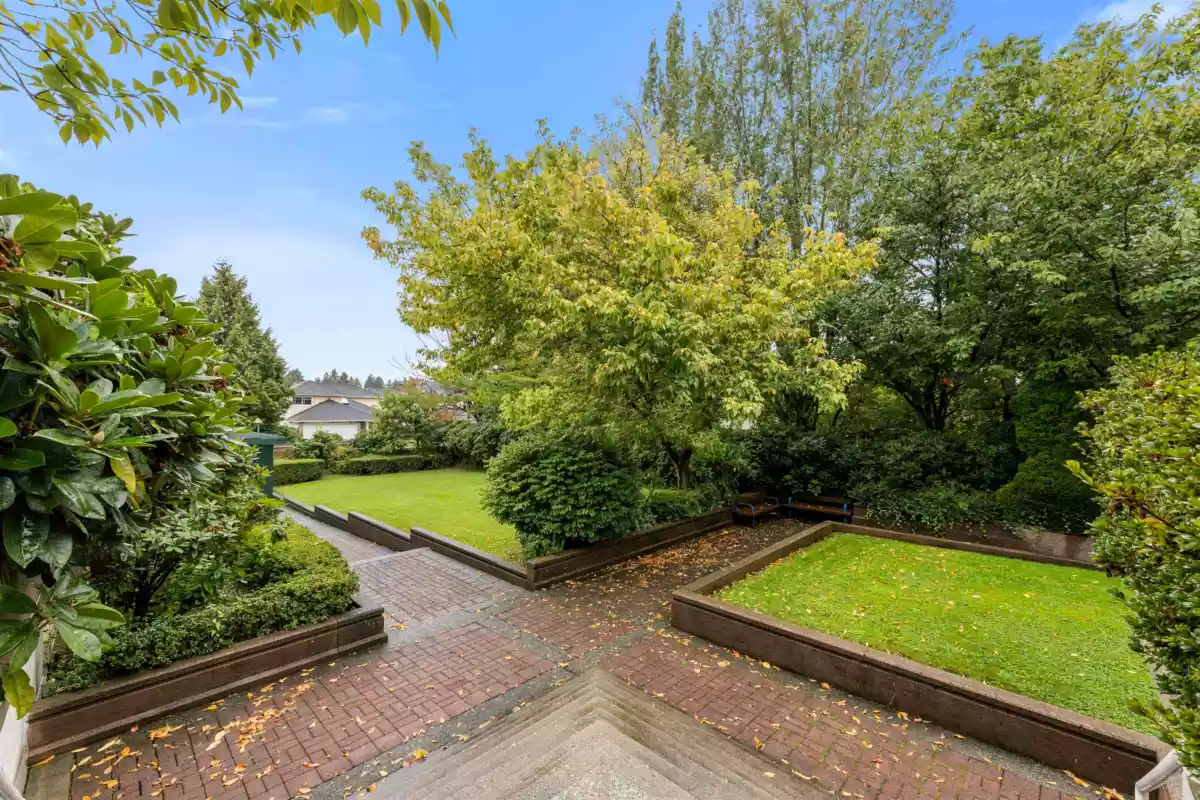 Hallway Photo of 801 11910 80 Avenue, Delta, BC