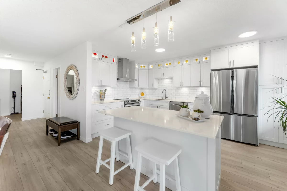 Living Room Photo of 801 11910 80 Avenue, Delta, BC