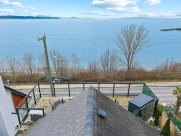 Breakfast Nook Photo of 15289 Marine Drive, White Rock, BC