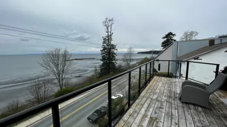 Primary Bedroom Photo of 15289 Marine Drive, White Rock, BC