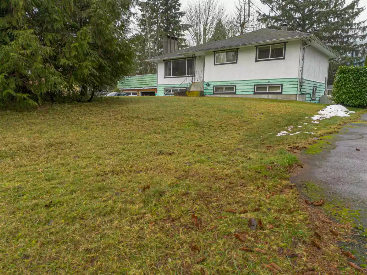 Basement Recreation Room Photo of 40127 Kalodon Road, Squamish, BC