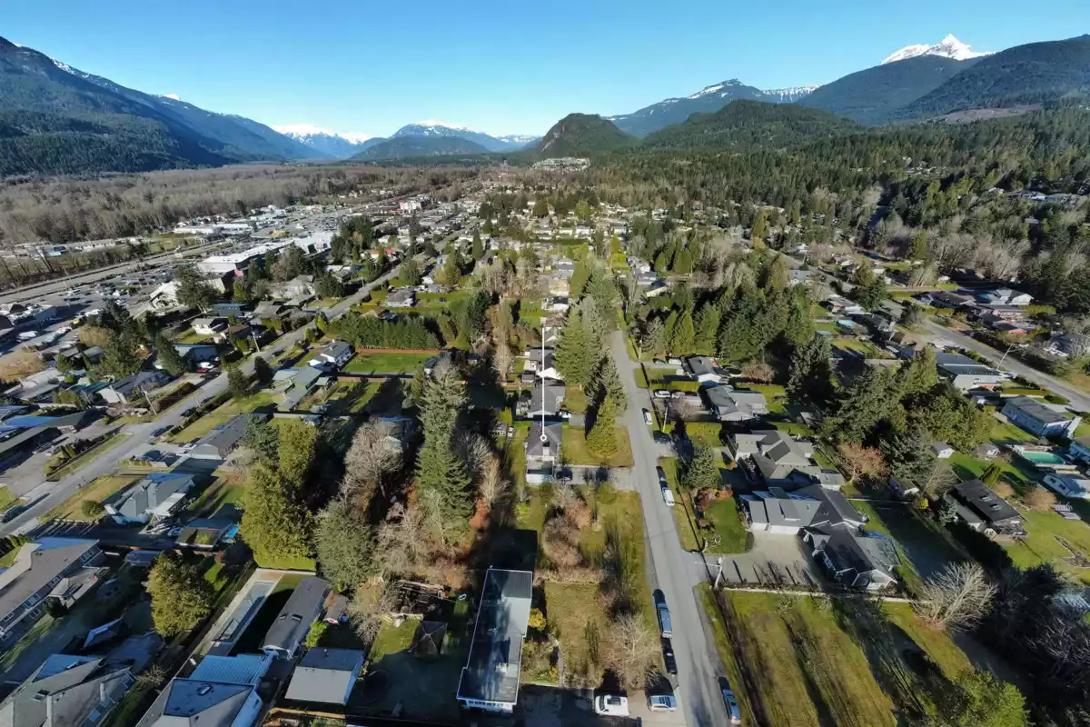 Bedroom 2 Photo of 40127 Kalodon Road, Squamish, BC