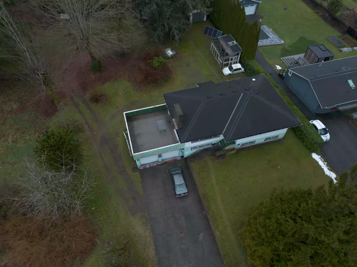 Kitchen Island Photo of 40127 Kalodon Road, Squamish, BC