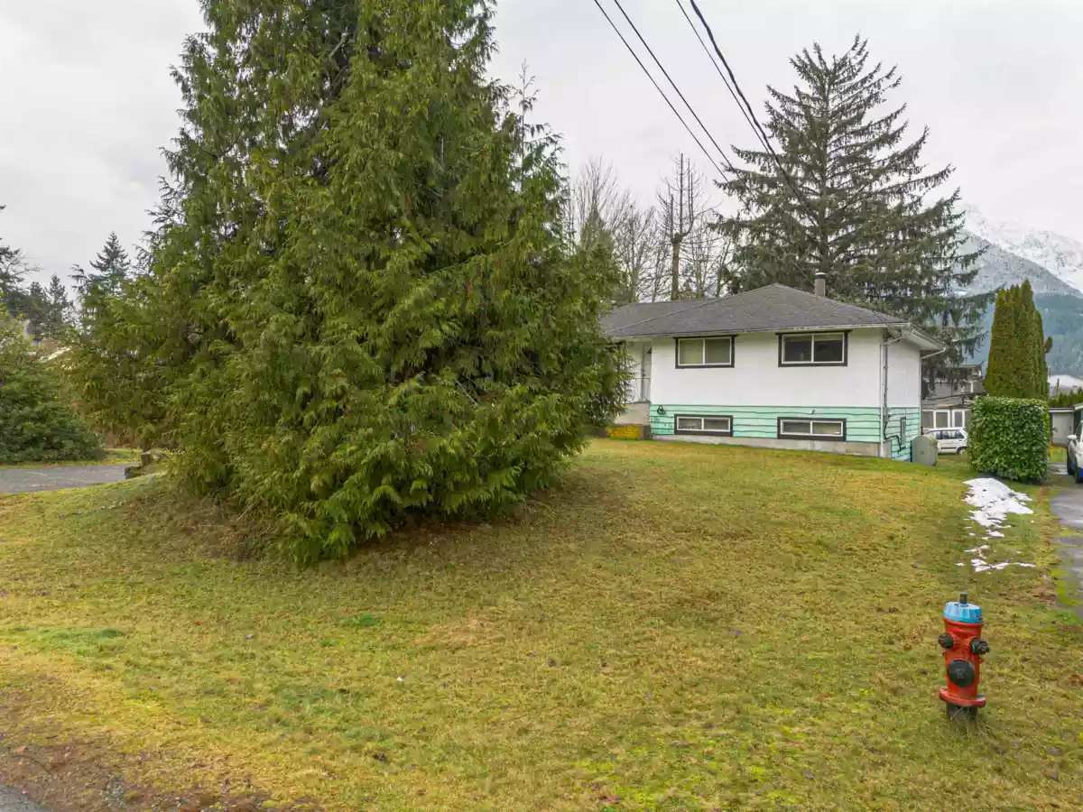 Laundry Room Photo of 40127 Kalodon Road, Squamish, BC