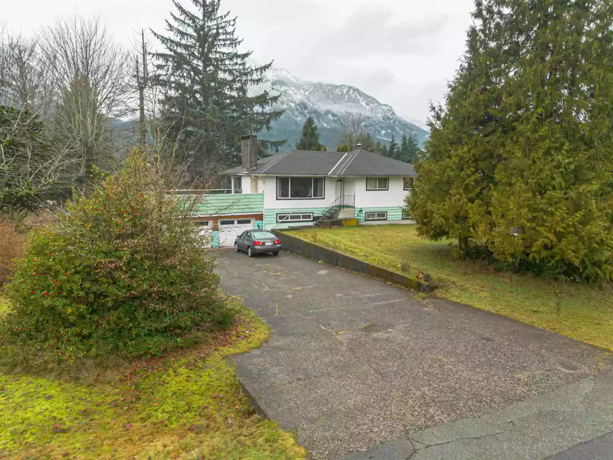 Mudroom Photo of 40127 Kalodon Road, Squamish, BC