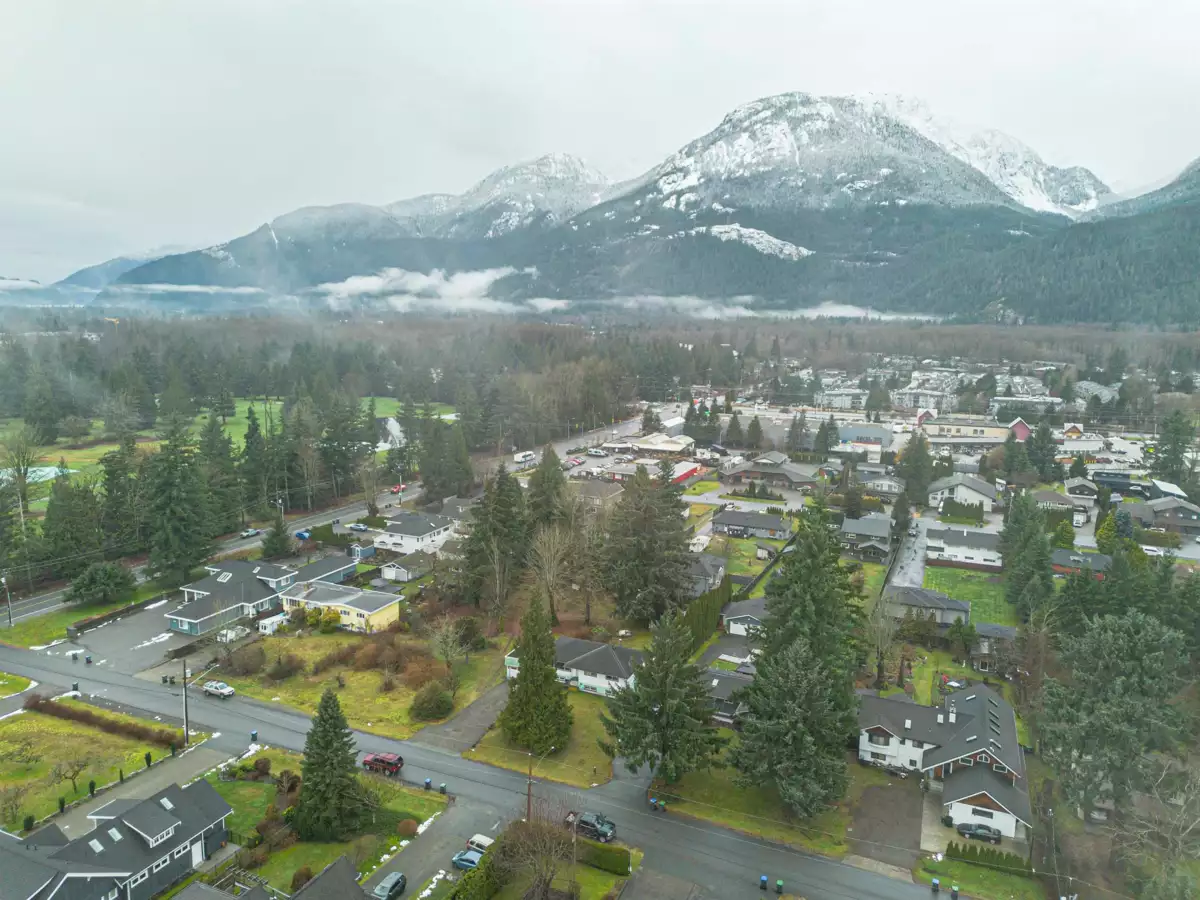 Office / Den Photo of 40127 Kalodon Road, Squamish, BC