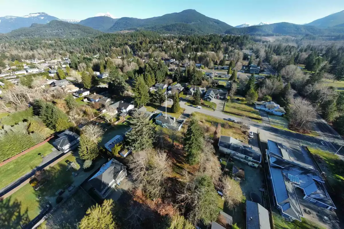 Primary Bathroom Photo of 40127 Kalodon Road, Squamish, BC