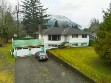 40127 Kalodon Road, Squamish, BC, Squamish — Single Family Residence for sale