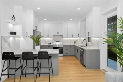 Kitchen Island Photo of 7 2168 Vinewood St Street, Abbotsford, BC