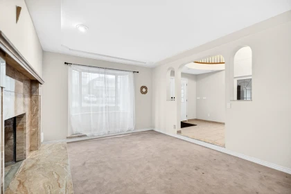 Entry Foyer Photo of 291 N Springer Avenue, Burnaby, BC