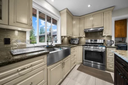 Laundry Room Photo of 2147 216 Street, Langley, BC