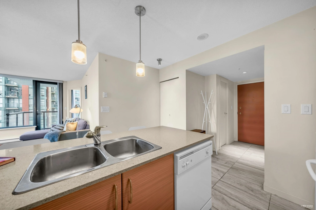 Breakfast Nook Photo of 1001 928 Homer Street, Vancouver, BC