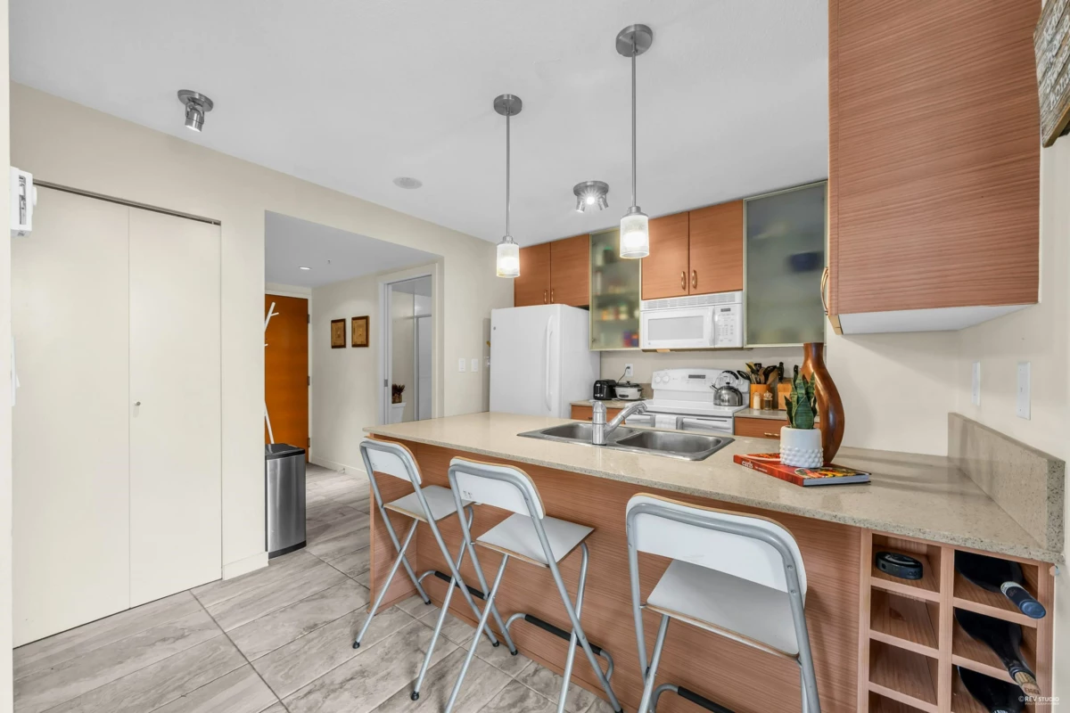 Pantry Photo of 1001 928 Homer Street, Vancouver, BC