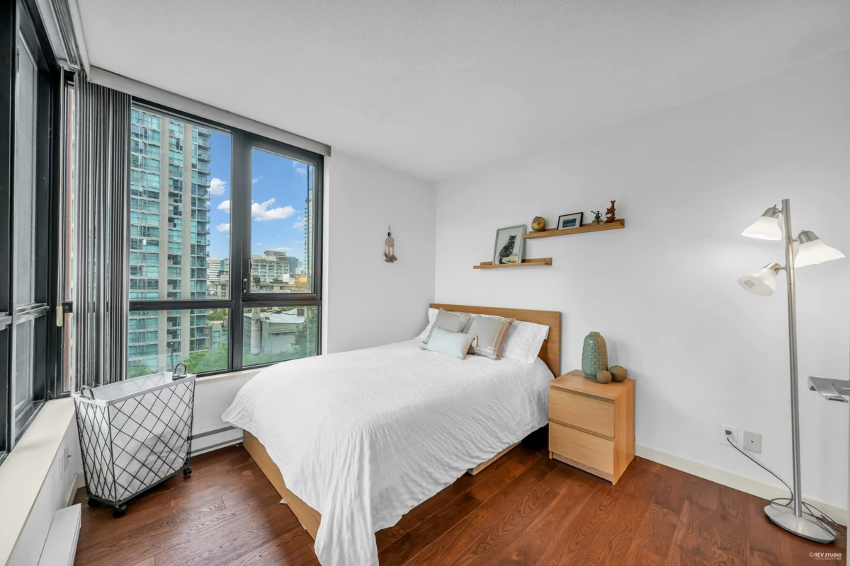 Primary Bathroom Photo of 1001 928 Homer Street, Vancouver, BC