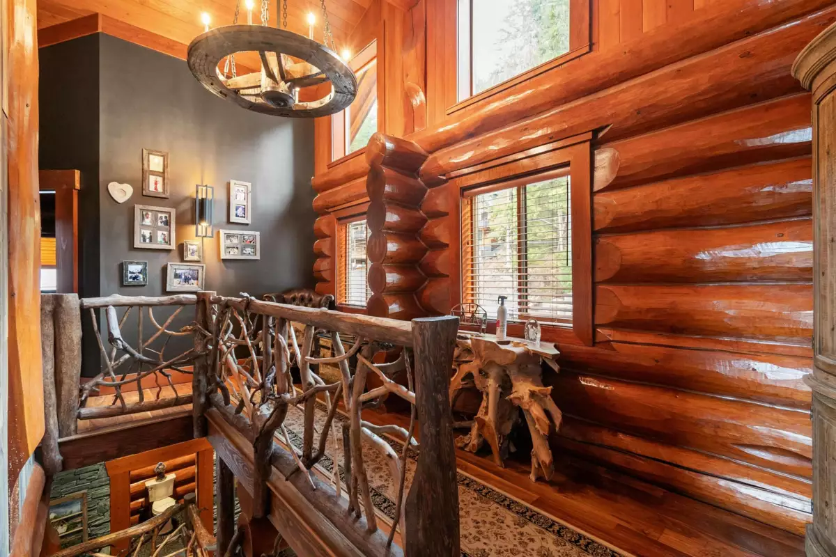 Basement Recreation Room Photo of 14710 Parkview Avenue, Sunshine Valley, BC