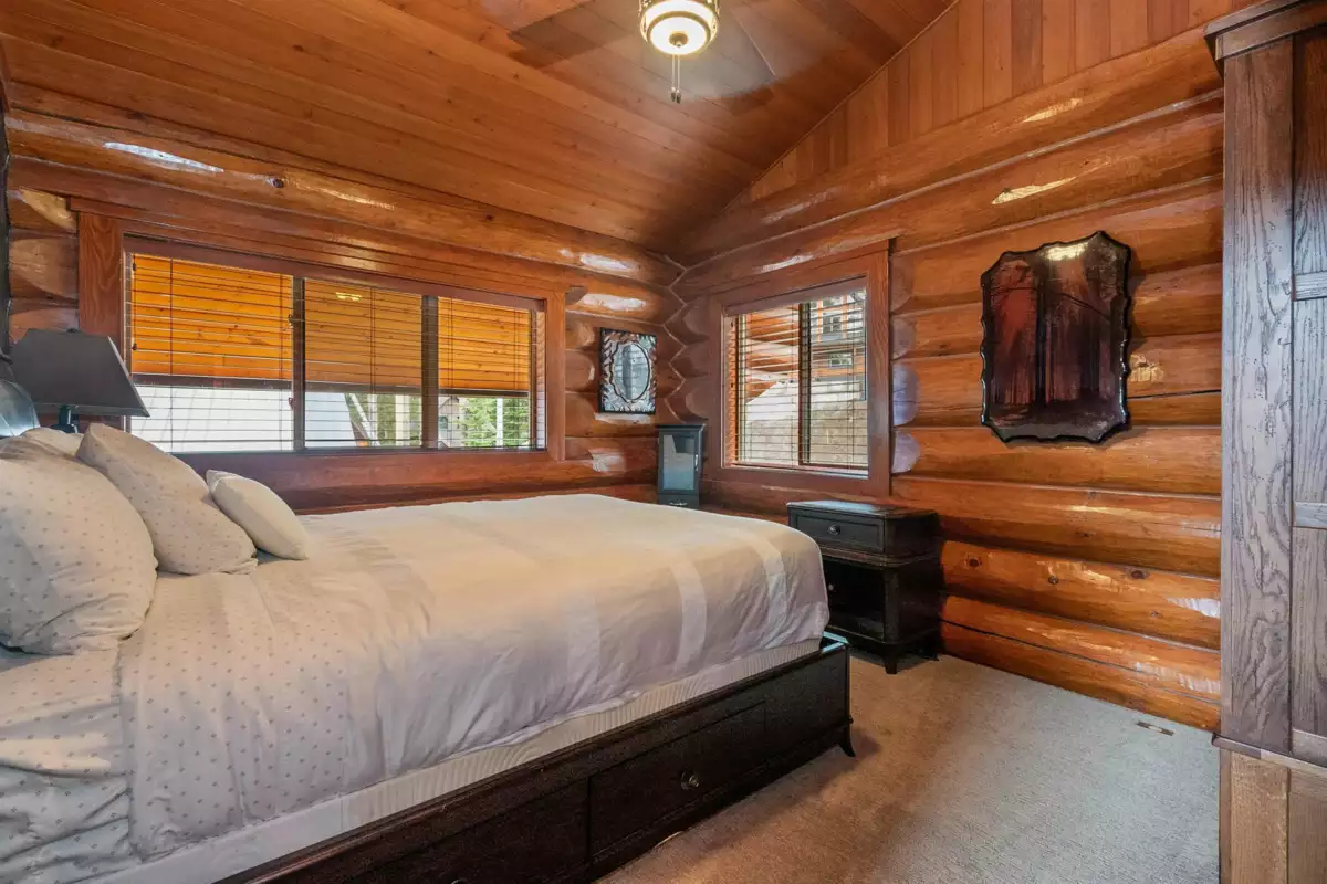 Breakfast Nook Photo of 14710 Parkview Avenue, Sunshine Valley, BC