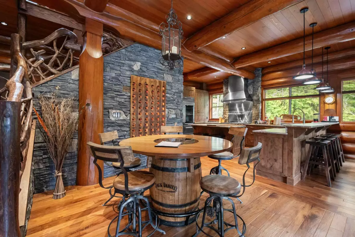 Living Room Photo of 14710 Parkview Avenue, Sunshine Valley, BC