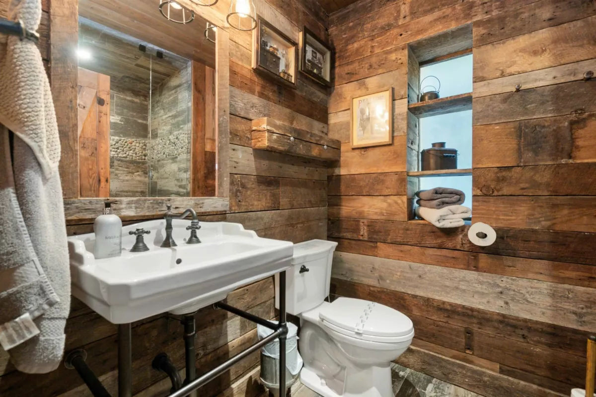 Outdoor Kitchen Photo of 14710 Parkview Avenue, Sunshine Valley, BC