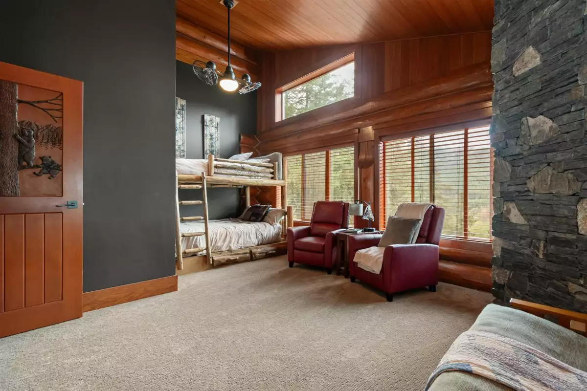 Powder Room Photo of 14710 Parkview Avenue, Sunshine Valley, BC