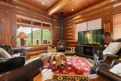14710 Parkview Avenue, Sunshine Valley, BC, Sunshine Valley — Single Family Residence for sale