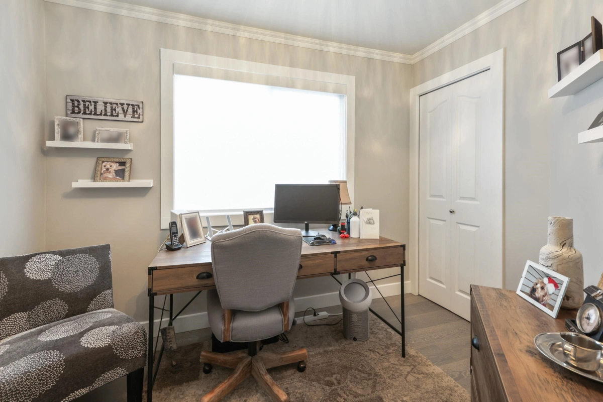 Hallway Photo of 1076 Clements Avenue, North Vancouver, BC
