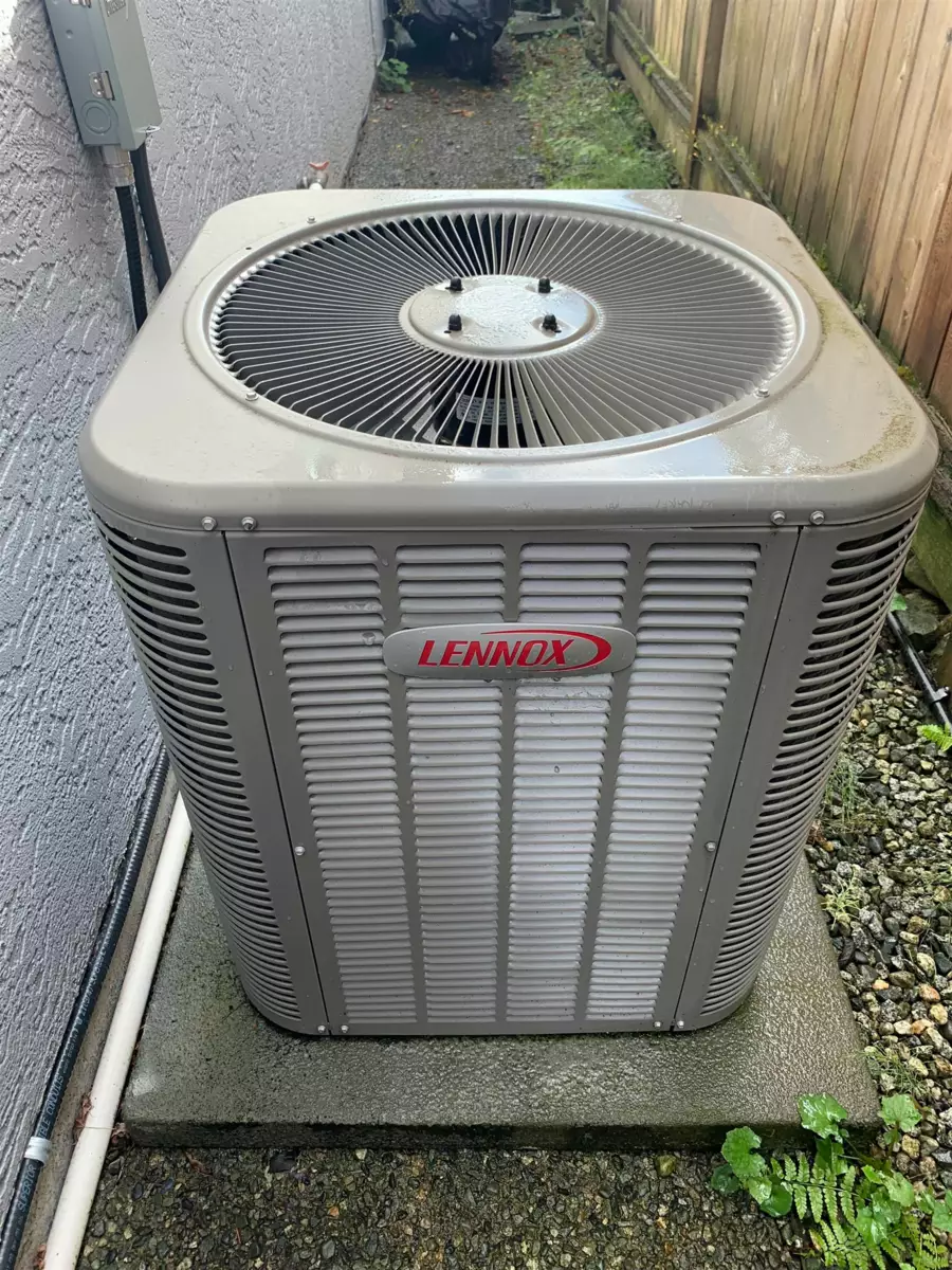 Swimming Pool Photo of 1076 Clements Avenue, North Vancouver, BC